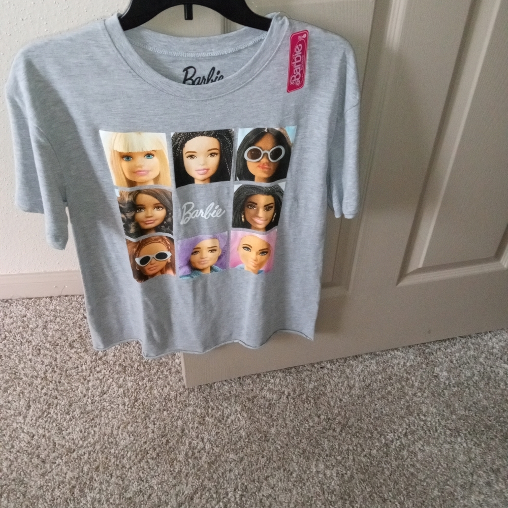 Barbie with 8 different poses on T-shirt.